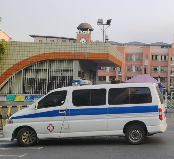 武山救护车出租护送骨折病人一公里多少钱